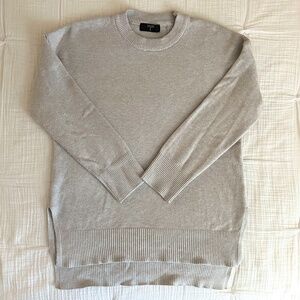 Tahari Gray Crew Neck Sweater Size S Small. Worn Once. Super Soft!